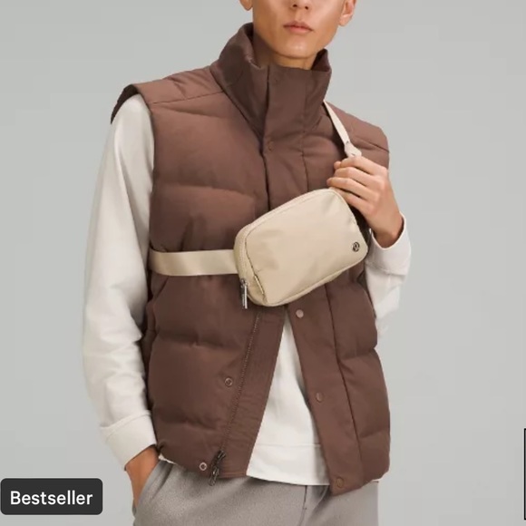 ❤️ Lululemon Everywhere Belt Bag in Trench NWT - Picture 2 of 9